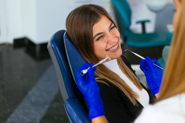 Dental Bonding in Lakes Of The Four Seasons, IN